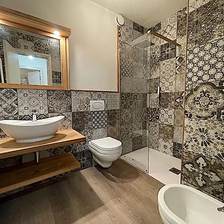 דירה Plateau New Modern House